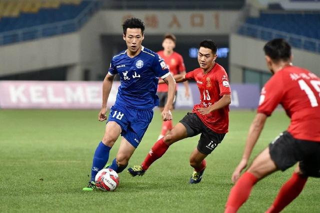 1年半夺5冠！记者：费利佩无欧足联证书 摩纳哥愿交每场2.5万罚款